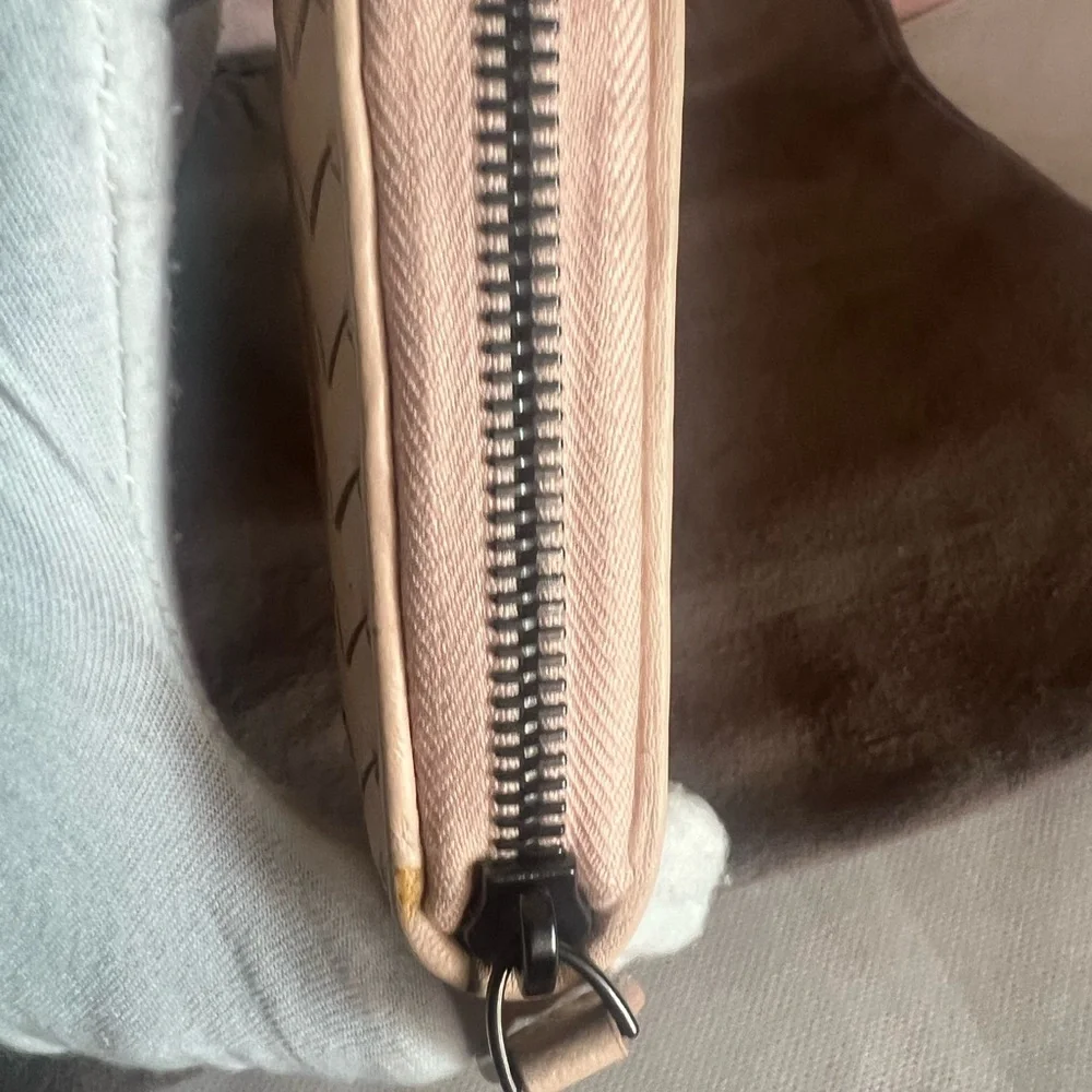 Bottega Veneta Nappa Intrecciato Zip Around wallet. - Picture 5 of 16